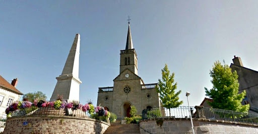 Eglise et Monument aux morts